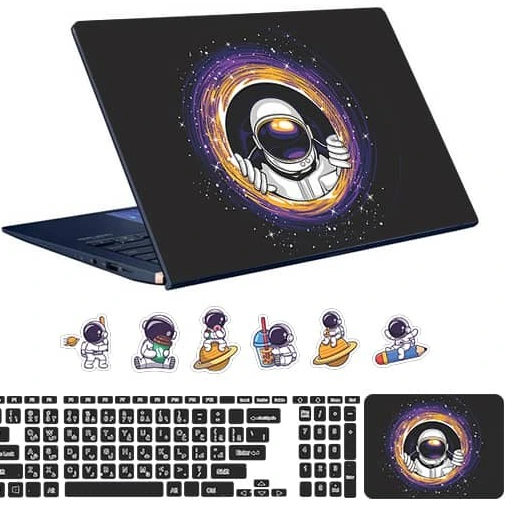 تصویر اسکین لپ تاپ طرح Astronaut کد ۱۰ به همراه استیکر کیبورد 