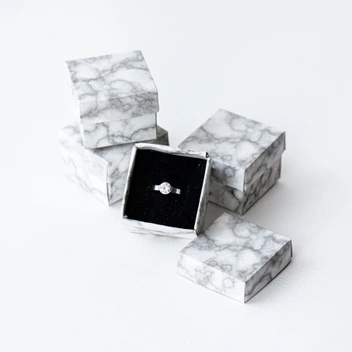 تصویر جعبه جواهرات 24 عددی بسته بندی شده مدل انگشتری سنگی 