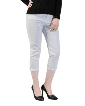 تصویر شلوار زنانه جین کوتاه چسبان سفید اسمارا 