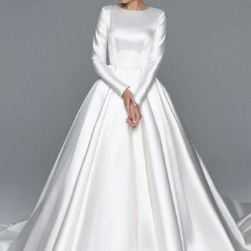 تصویر لباس عروس زیبای دنباله دار ساده 