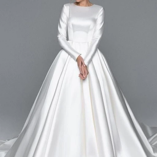 تصویر لباس عروس زيباي دنباله دار ساده 