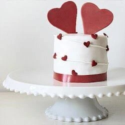 تصویر کیک تولد قلبی 3 - سفید / یک کیلویی ا cake_tavallood_ghalbi_3 cake_tavallood_ghalbi_3