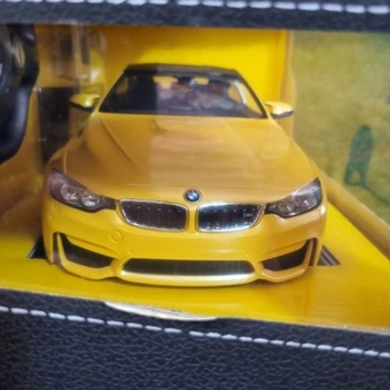 تصویر نام محصول : ماشین کنترلی BMW M4 COUPE 