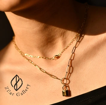 تصویر گردنبند طرح طلا برند ژوپینگ مدل دو لاین با آویز قفل 