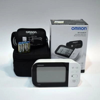 تصویر فشارسنج دیجیتال امرون مدل m7 ا Omron M7 Blood Pressure Monitor Omron M7 Blood Pressure Monitor