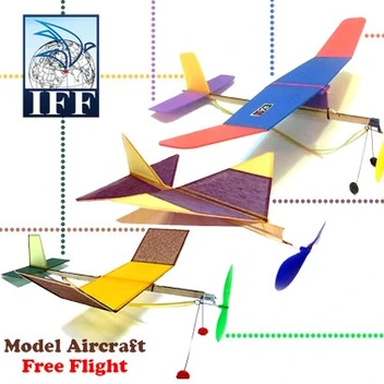 تصویر هواپیمای  ۳ مدل موتور کشی 