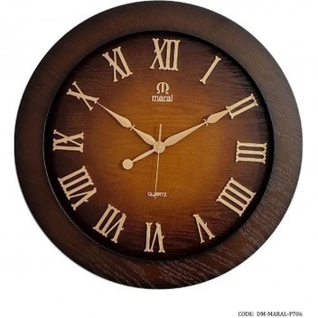 تصویر ساعت دیواری قهوه ای چوبی مارال مدل 706 اعداد رومی 