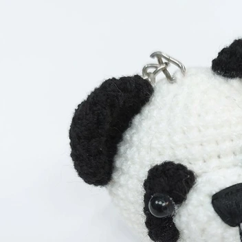 تصویر جا کلیدی بافتنی طرح پاندا ا Knit key panda design Knit key panda design