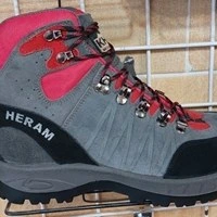 تصویر کفش کوهنوردی خزر مدل هرم 