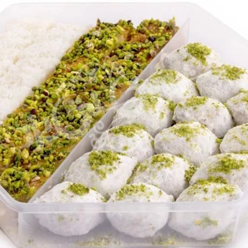 تصویر لوز باقلوا و نارگیل و قطاب درجه یک شیرینی سنتی یزد 